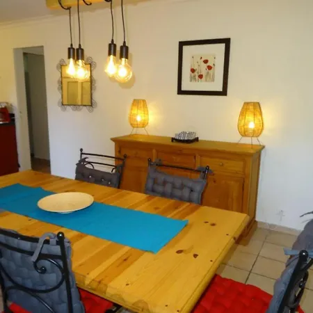 Vakantiehuis Maison Hyeres, 4 Pieces, 6 Personnes - Fr-1-335-104 Hyères